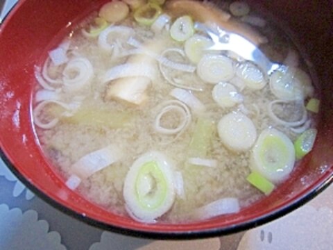 和朝食！しいたけと茄子と白ネギのお味噌汁♡